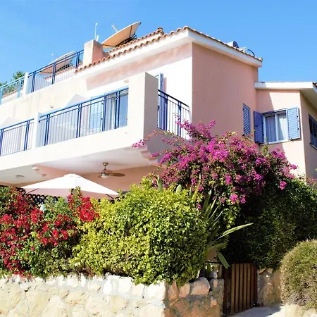 Townhouse In Paradise Gardens Paphos