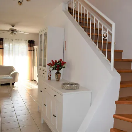 Townhouse In Paradise Gardens Apartment *